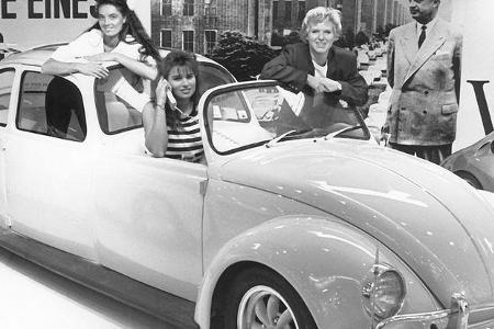 VW Käfer als Viertürer und Landaleut.