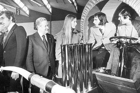 Eröffnung (von rechts): Motorrad-Weltmeister Giacomo Agostini, Formel 1-Weltmeister Emerson Fittipaldi, Nina Rindt, Oberbürg...