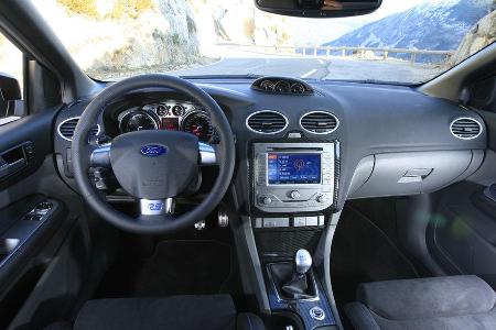 Leichte Antriebseinflüsse in der Lenkungsind nur bei forscher Gangart zu spüren.