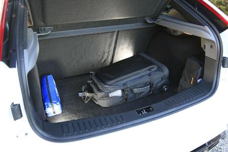 Auf Wunsch kann die Rücksitzbanklehne auch umgelegt werden.