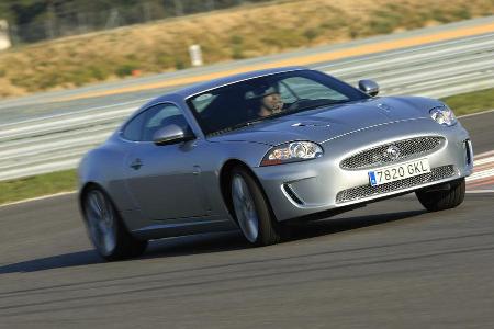 Dabei hätte er sogar noch mehr im Strumpf, aber um das Getriebe nicht über Gebühr zu strapazieren, ist das maximale Drehmome...