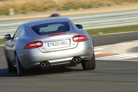 Die Fahrstabilität beim Bremsen in Kurven und beim Herausbeschleunigen aus denselben werden vom Differenzial merklich unters...