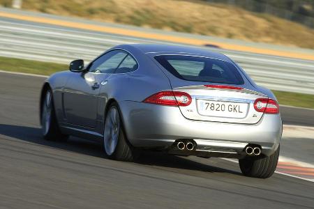 Der Grundpreis des sportlichen Briten liegt bei 103.900 Euro.