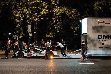 Mark Webber - Porsche 919 Hybrid - Showrun - London 2016