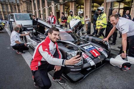 Mark Webber - Porsche 919 Hybrid - Showrun - London 2016