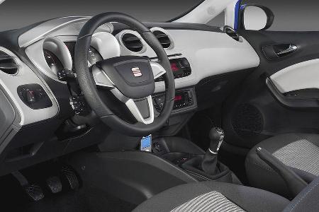 Dreispeichen-Lenkrad.