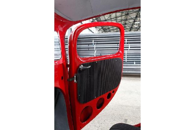 Volks-Wagen Prototyp, Seitentr