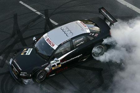 Timo Scheider dreht Kreise.