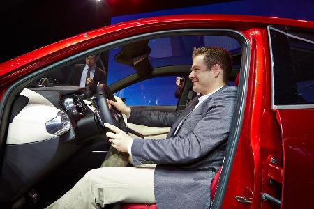 Mazda 2 Hazumi, Messe, Genf, 2014, Sitzprobe, Jochen Knecht