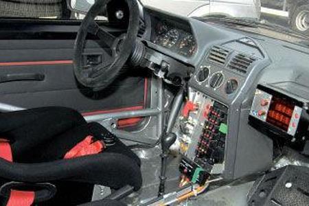 Das sauber eingerichtete Cockpit.