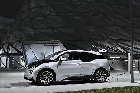 BMW i3, Ladestation Straenlaterne, Chargenow