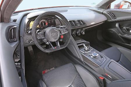 Audi R8 5.2 FSI Quattro Plus, Cockpit