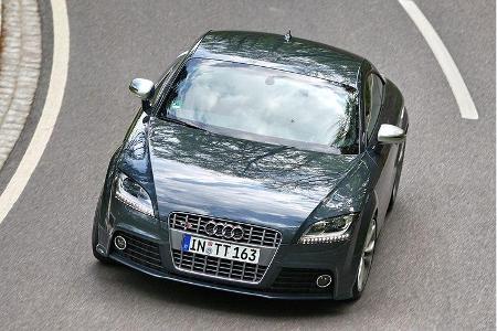 Der zwei Zylinder kleinere Zweiliter-Turbo führt nun die Coupé-Riege ...