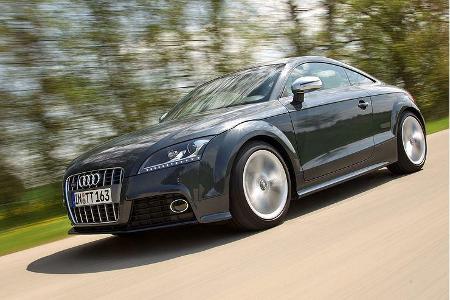 Der permanente Allradantrieb sorgt für fast schlupffreie Traktion.