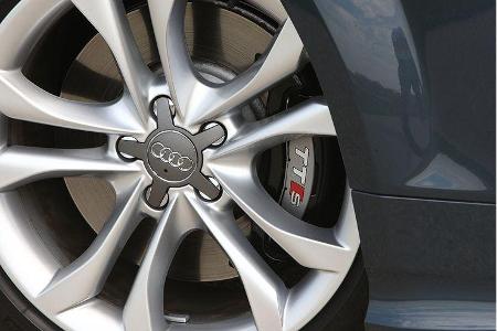 ... und die 17-Zoll-Bremsanlage nur der S.