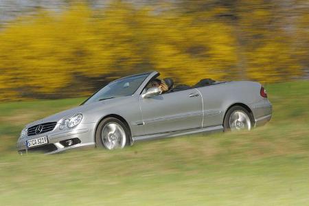 In der Außenlänge ürtrifft der neue CLK seinen Vorgänger um sieben Zentimeter.