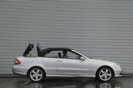 Das Verdeck selbst ist ein Meisterwerk an Geräusch- und Wärmeisolierung.