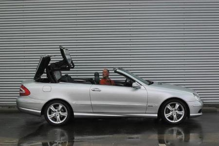 Unter anderem sorgt eine 25 Millimeter dicke, sechslagige Polstermatte aus Vliesgewebe für die gewünschten Effekte.