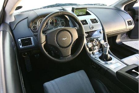 Leder reicht bis in den FuÃbereich.