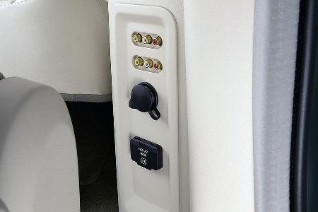 Anschlussterminal für die Hinterbänkler.