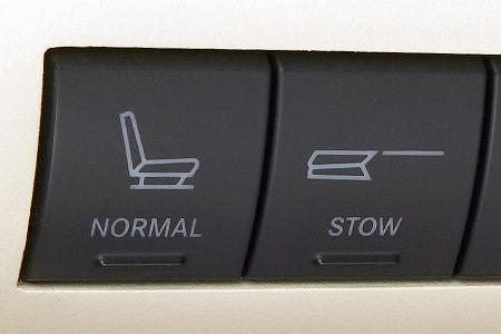 Die Sitze lassen sich elektrisch falten und versenken.