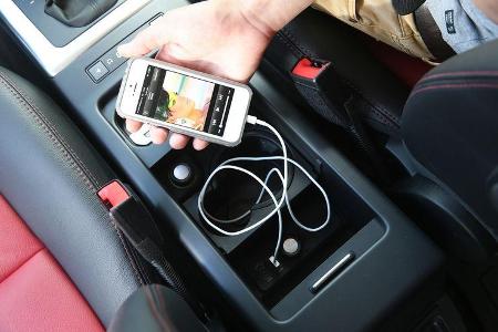 Land Rover Freelander SD4, Anschlüsse