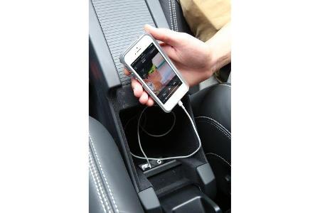 Volvo XC 60 D4 AWD, Anschlüsse