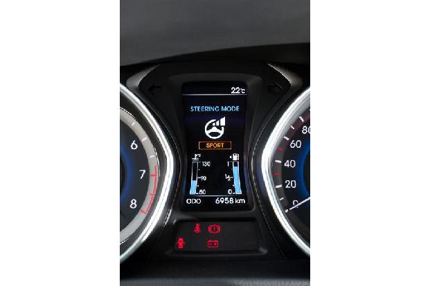 Hyundai i30 1.6, Monitor, Bordcomputer