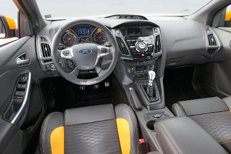 Ford Focus ST, Cockpit