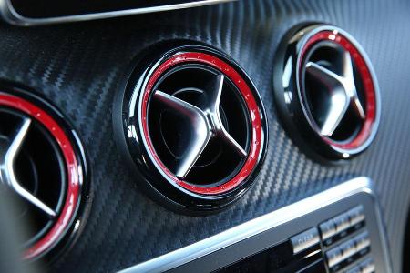Mercedes A 45 AMG, Luftausstrmer