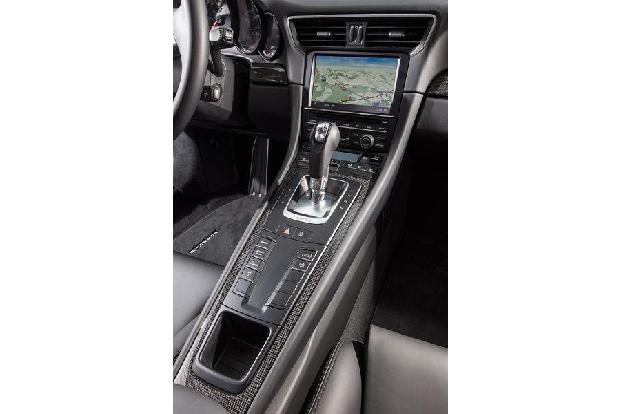 Porsche 911 Turbo S, Cockpit