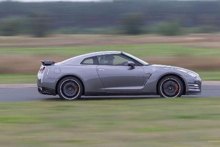 Nissan GT-R Black Edition