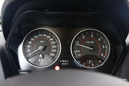BMW 120d, Rundinstrumente