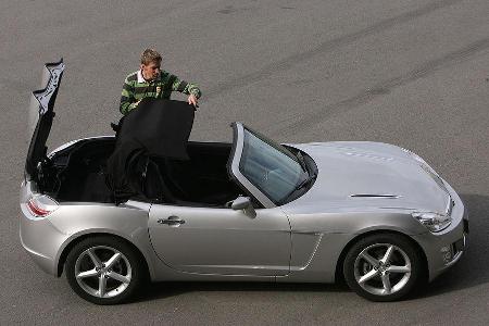 Da fühlt sich der neue GT offenbar alter Roadster-Tradition verpflichtet.