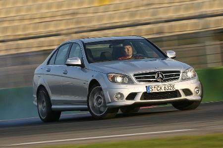 Leistung und Drehmoment im Überfluss sorgen für sportwagenähnliche Fahrdynamik ...