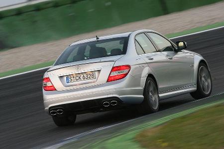 Rein ins Eck, rum das Ding, schalten, kuppeln, bremsen.