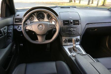 Dennoch könnte die Serienausstattung für mindestens 67.235 Euro etwas großzügiger ausfallen.