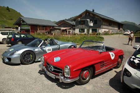 Dieser Mercedes SL ist ebenfalls keine Konkurrenz für den Porsche 918 Spyder.