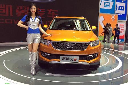 Cowin ist auch keine sehr alte Marke in China und ebenfalls auf SUV gepolt. Der hier sieht immerhin ...