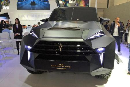 Bei dem hier sind wir uns übrigens sicher, dass das auf gar keinen Fall was wird. Der IAT Karlmann King ist mir Abstand die ...