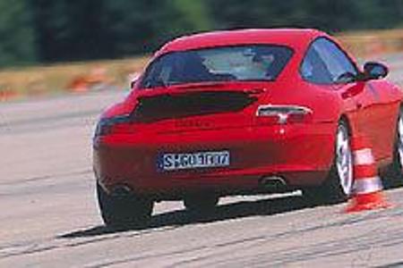 Das 996er-Modell mit den anfangs häufig kritisierten Frontlichtern im Spiegelei-Design wurde ab Ende 1997 gefertigt und lief...