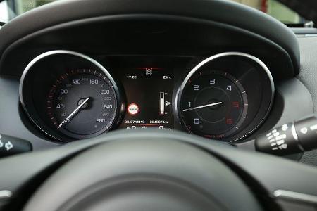 Jaguar XE 20d, Rundinstrumente