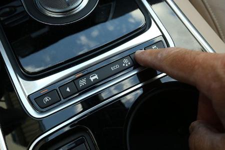 Jaguar XE 20d, Bedienelement