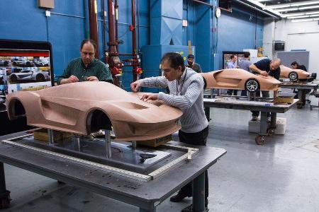 Ford GT - Supersportwagen - Entwicklung - kleine Tonmodelle