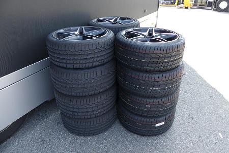 Safety-Car Reifen - Formel 1 - GP Italien - Monza - 31. August 2016