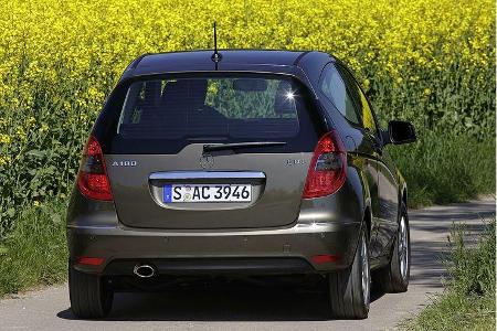 Bei Notbremsungen warnen jetzt schnell blinkende Bremslichter den nachfolgenden Verkehr.