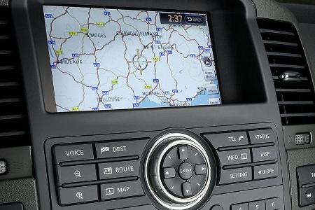 Das Multimedia-Navigationssystem verfügt über eine 40 Gigabyte große Festplatte für Daten und Musiksammlungen
