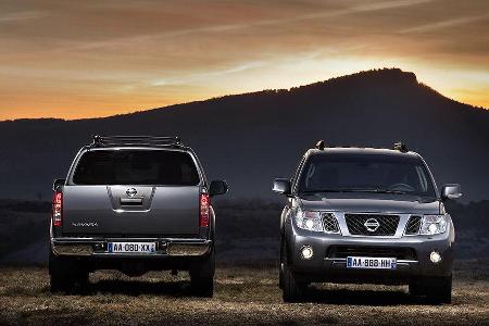 Zu den Nissan-Händlern rollen die neuen Modelle ab April 2010, die V6-Versionen folgen ab Juni.