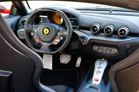 Novitec-Ferrari F12 N-Largo, Cockpit, Lenkrad