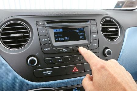 Hyundai i10 blue 1.0 Trend, Infotainment